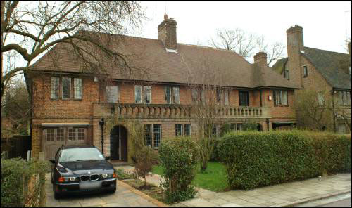 08 Raeburn Close